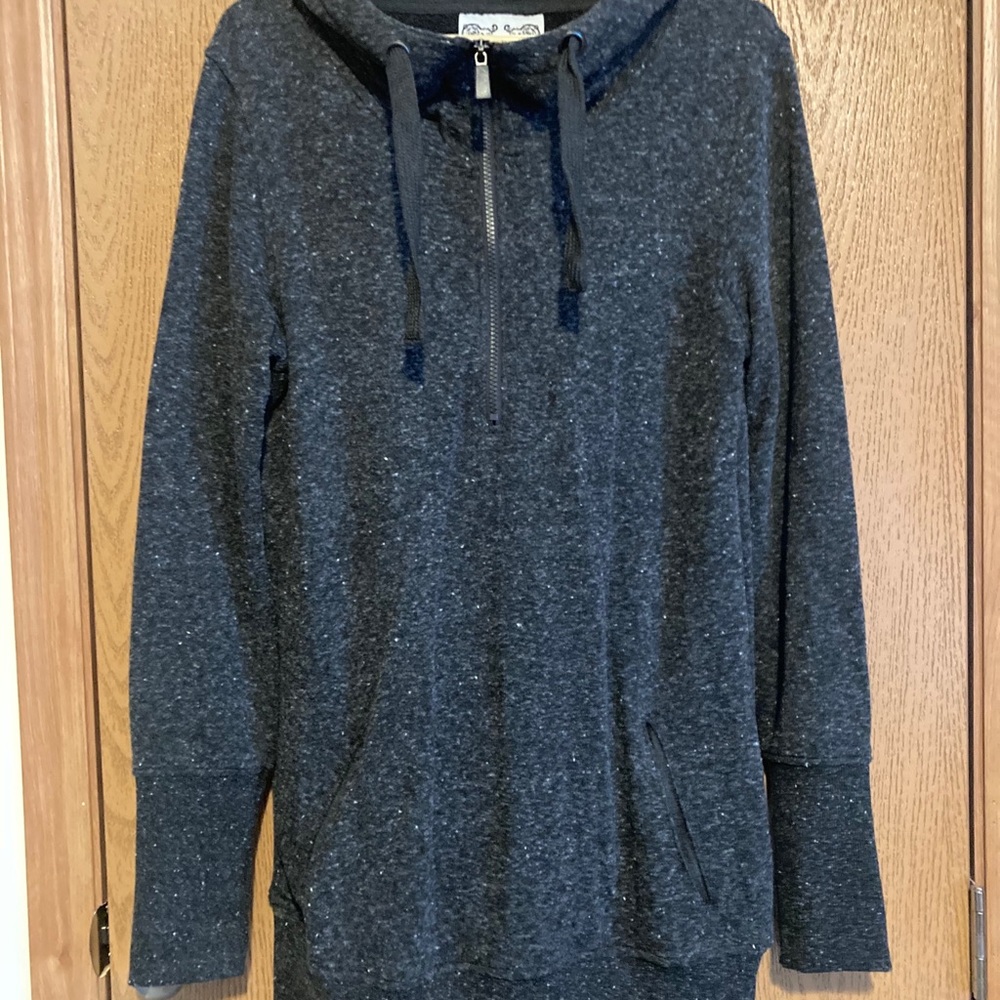 Hooded Pullover